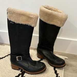Ugg sherpa lined boots size 6